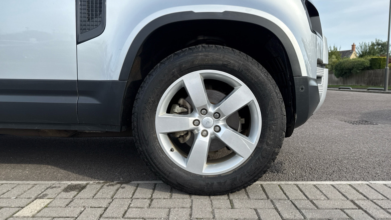 Land Rover Defender 90 Diesel 3.0 D200 Hard Top Auto